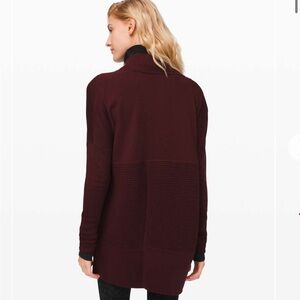 Lululemon Sit in Lotus Wrap II - Garnet - 4